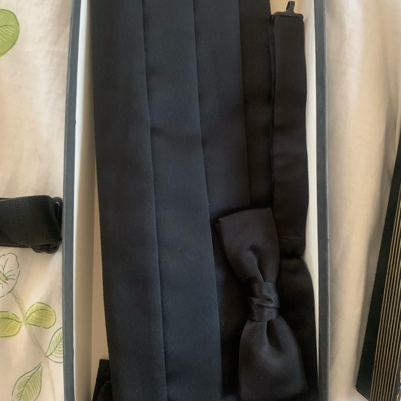 Black cumberbund with matching bow tie - Picture 2 of 2